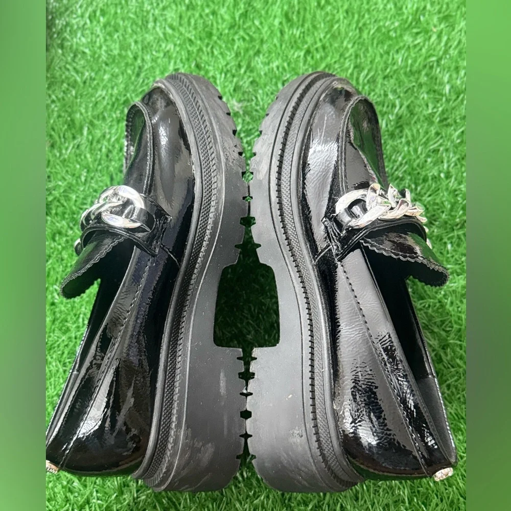 Vince‎ Camuto Kids Black Loafers with Silver Chain Size 3